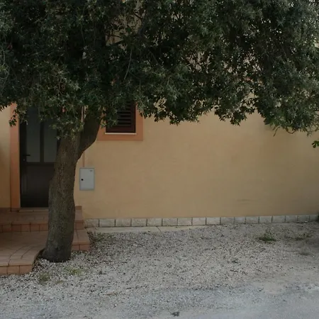 Apartment Apartments By The Sea Mandre, Pag - 4095 *