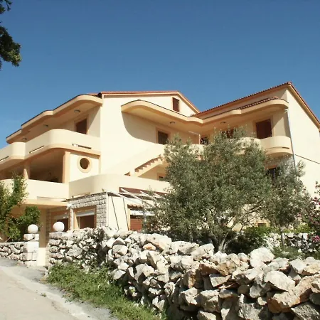 Apartments By The Sea Mandre, Pag - 4095 * Kolan