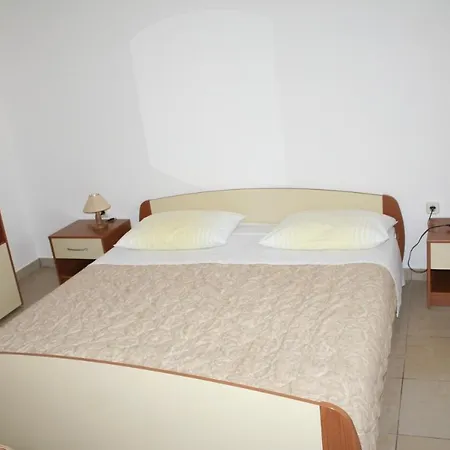 Apartments By The Sea Mandre, Pag - 4095 Apartment *
