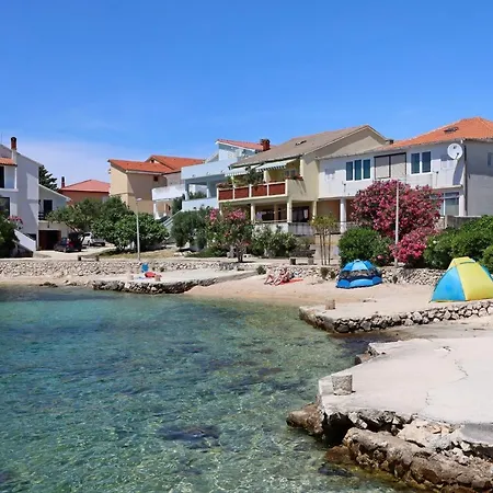 Apartments By The Sea Mandre, Pag - 4095 Apartment