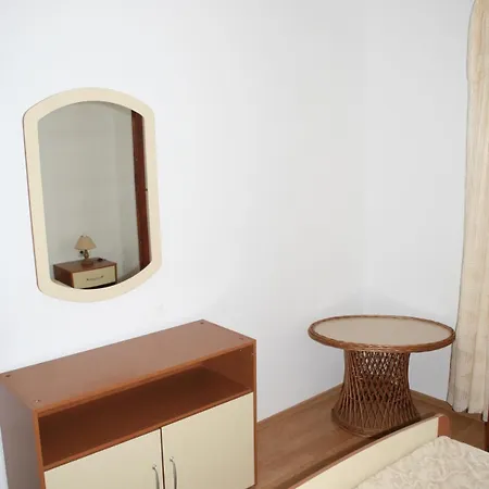 Apartment Apartments By The Sea Mandre, Pag - 4095