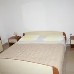 Apartments By The Sea Mandre, Pag - 4095 Apartman *